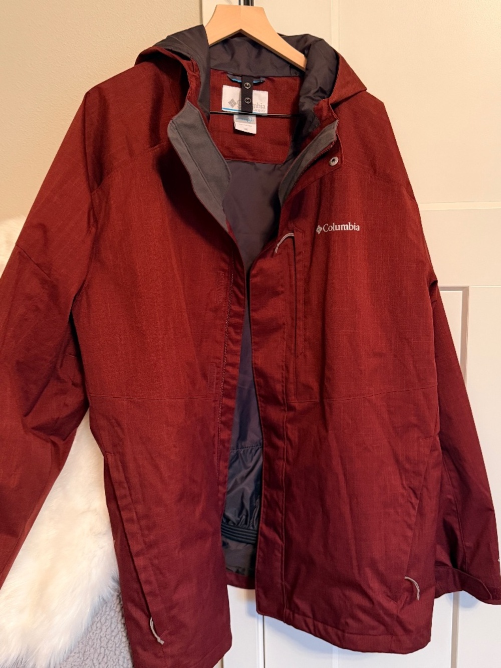 NWOT: Columbia Men's winter jacket, shell only. Rust red color, 2XL